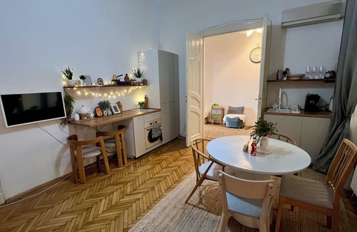Old City Apartment | Breathtaking Victory Sq Views/Bright &Spacious 2BR