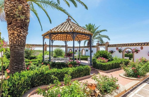 Lora Del Rio Villa | Cortijo Hacienda Nueva Lora del Río by Ruralidays