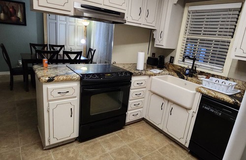 Valdosta House | Welcome To the Ranch at White Water- Charming home on 5 acres with event patio.