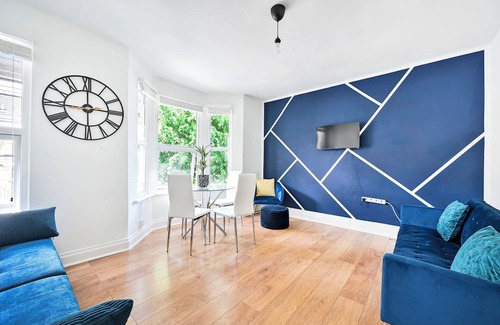 Leyton Apartment | That Cosy Stay Stylish Bed Apartment in Vibrant E10 WR22A