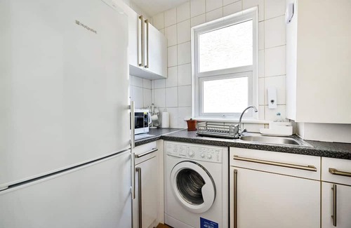 Leyton Apartment | That Cosy Stay Stylish Bed Apartment in Vibrant E10 WR22A