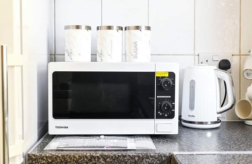 Leyton Apartment | That Cosy Stay Stylish Bed Apartment in Vibrant E10 WR22A