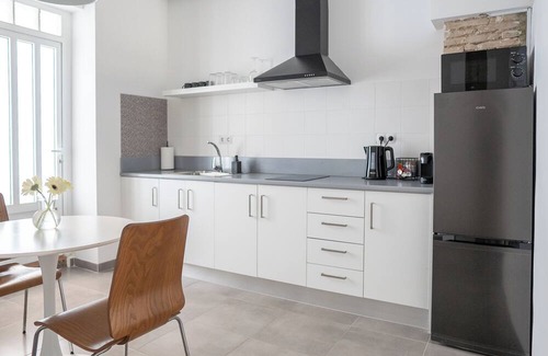 El Pilar Apartment | Charming 1-bedroom apartment in lovely València with WiFi, AC