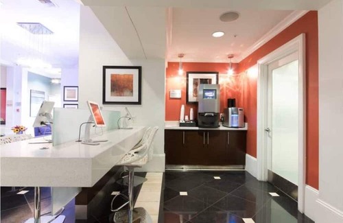 Westwood Apartment | Luxury Apartment with Outdoor Heated Pool L01a