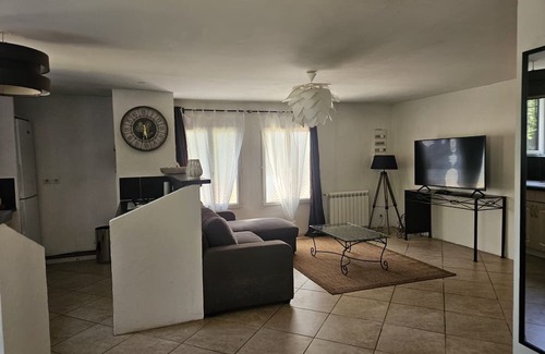 Saint-Cezaire-sur-Siagne House | ~LOW PRICE~ Small haven of peace in the countryside. Pets welcome!