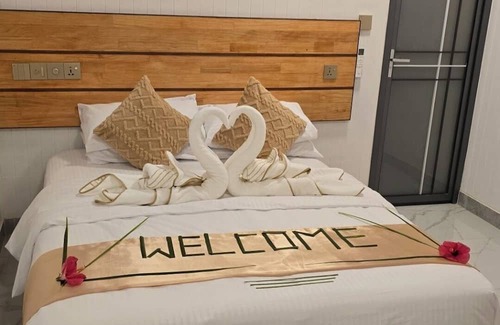 Felidhoo Bed & Breakfast | Charming 2-bedroom bed & breakfast in lovely Felidhoo with AC