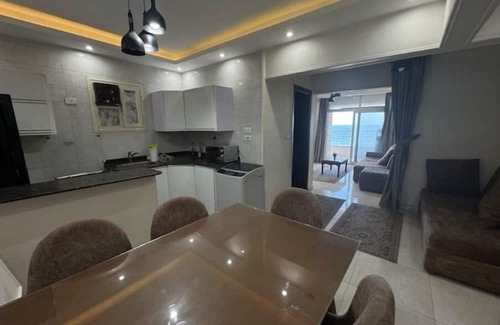 Muharam Bik Apartment | Luxurious Beachfront Apartment