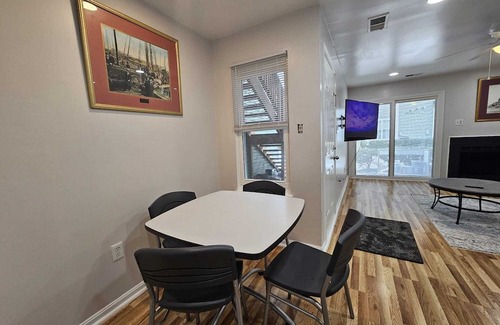 Mount Vernon Condo | Cozy 1-bedroom condo in wonderful Alexandria with WiFi, AC, Free Parking