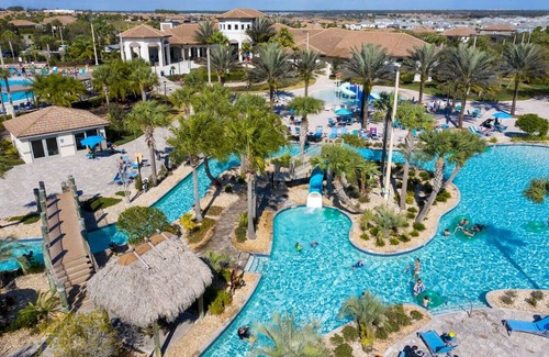 Four Corners House | Cozy Townhouse 4Bd Near Disney| Private Pool & BBQ