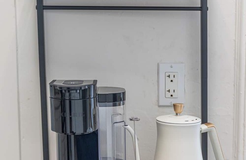 The Heights Apartment | Modern Studio + Free Parking Near NYC