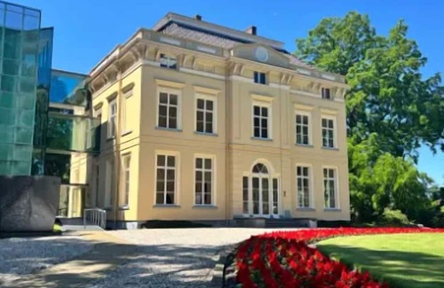 Wageningen House | Serene Hideaway w/Spa, Gym & Onsite Dining | Outdoor Adventure & Local Landmarks