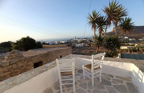 Chora Folegandros House | "Amygdalia" Chora view house