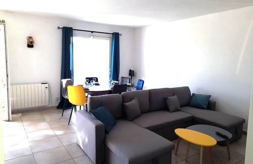 Vic-la-Gardiole Apartment | Cosy apartment with spacious terrace