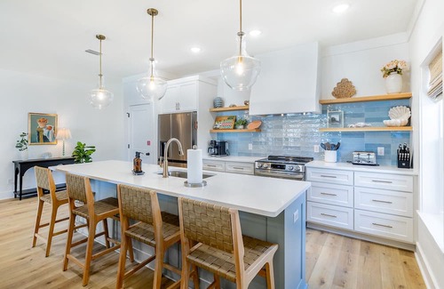 Kiska Beach House | Free Golf Cart-Heated Pool-Spa-5min Walk to Beach