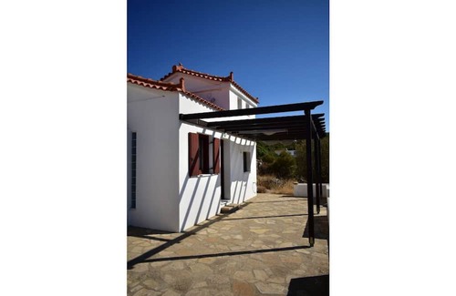 Ormos Koumeikon House | Stella Luna: Samos getaway 300m from Balos Beach