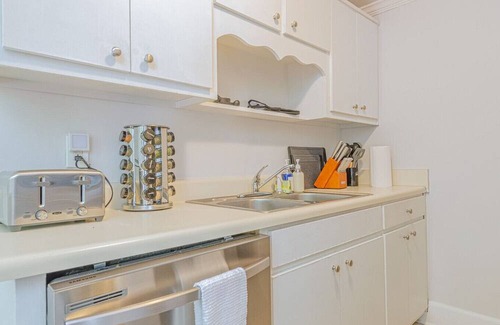Columbus Apartment | MidTown Flats Suite B2