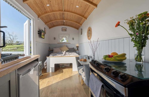 East Portlemouth Apartment | Orchard Hut - Camping Available with onsite Beauty Spa