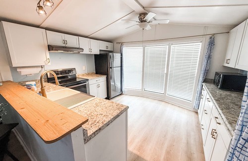 Bradenton House | Cozy 2-bedroom mobile home in fantastic Bradenton with WiFi, AC