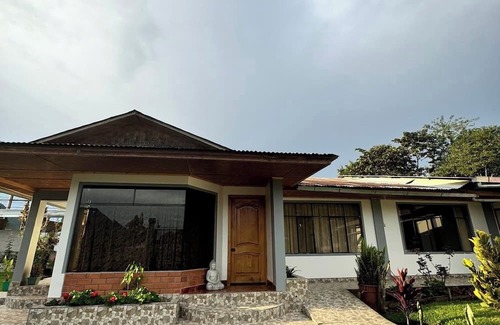Oxapampa House | Only 3 blocks from the land terminal! Ideal house for a vacation