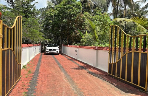 Kozhikode Villa | "Rohini Villa" 5 Bedroom Luxury Garden Villa in Kozhikode