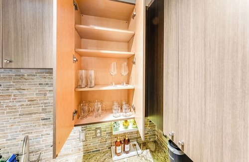 Uptown Apartment | Luxury 1BD/1BA Uptown Dallas