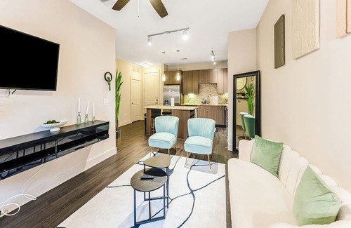 Uptown Apartment | Luxury 1BD/1BA Uptown Dallas