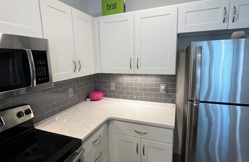Clifton Apartment | ATTN: MEANT TO BE A SHORT/LONG TERM RENTAL IN WHICH YOU CAN BRING YOUR OWN ITEMS