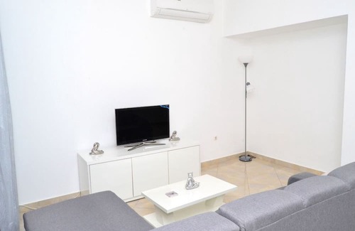 Praia Apartment | Cool apartment with AC in vibrant Praia