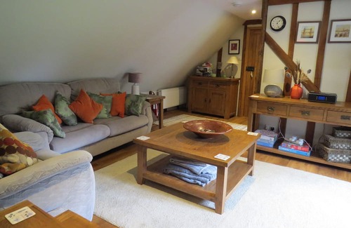 Bury St Edmunds Apartment | Charming 1-bedroom Cart Lodge in Horringer close to Bury St Edmunds
