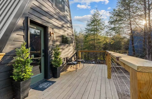 Omaha Cabin | Modern Creekside A-Frame w/Hot Tub & Forest Views