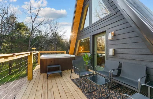 Omaha Cabin | Modern Creekside A-Frame w/Hot Tub & Forest Views