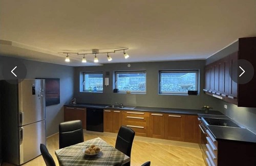 Sandnes Bed & Breakfast | Centralized & Cozy Room available for a relaxed stay with Free parking and WiFi