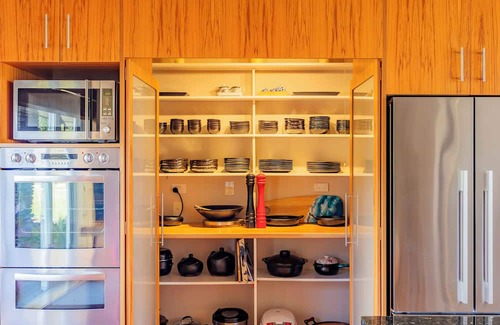 Clarks Beach House | Black Swan Retreat: Lifestyle Charm on a Budget