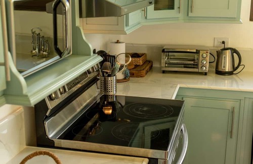 San Juan House | 4-Bedroom House in Beautiful Tela with AC, WiFi, Private Pool, Generator