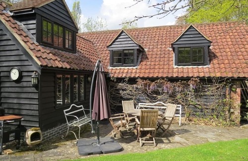 Horringer Apartment | Charming 1-bedroom Cart Lodge in Horringer close to Bury St Edmunds