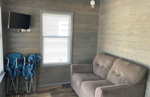 Pearl River House | Tiny Homes for Rent, minutes to the Casino, Golf Course & Water Park