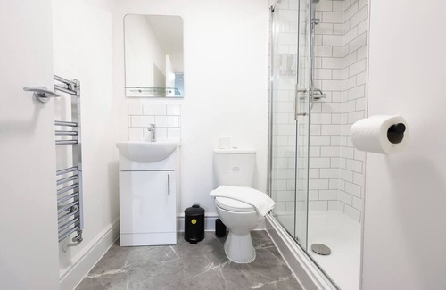 Margam Apartment | Parking, En-Suite Double Room, Kitchen