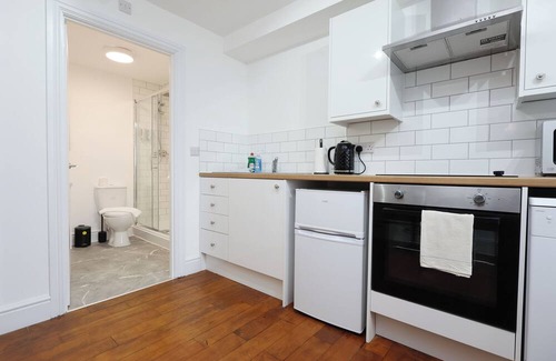 Margam Apartment | Parking, En-Suite Double Room, Kitchen