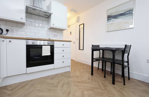 Margam Apartment | Parking, En-Suite Double Room, Kitchen