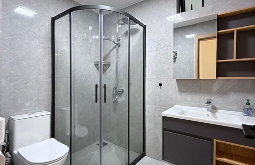 Kilimani Apartment | Chic 1-bedroom apartment in vibrant Nairobi