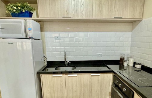 Matriz Apartment | Studio with office desk, next to Curitiba shopping center