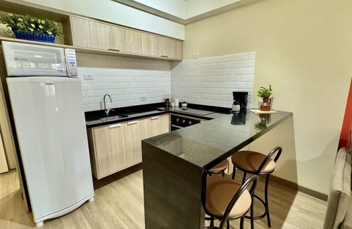 Matriz Apartment | Studio with office desk, next to Curitiba shopping center