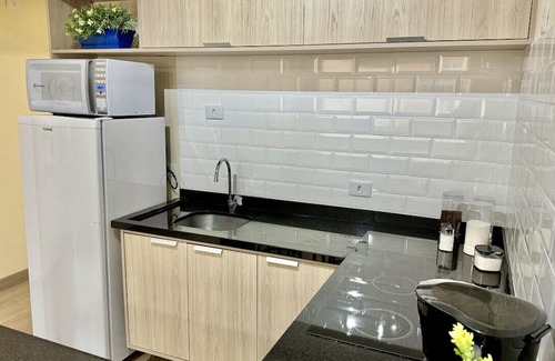 Matriz Apartment | Studio with office desk, next to Curitiba shopping center