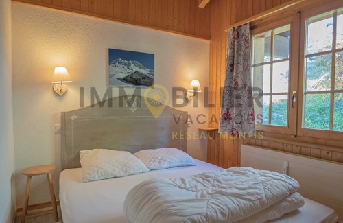 St. Luc Apartment | Linen is not included in the service. We provide, if desired, linen packages including bed linen, ba