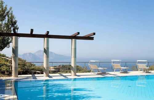 Schiazzano Villa | My Rental Homes - Villa Felicia with sea view, infinity pool and ample garden