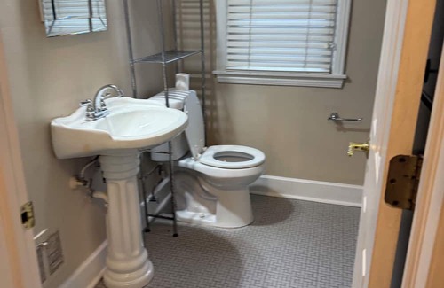 Royal Oak House | Charming 2 bedroom and 1 bath home in Birmingham.