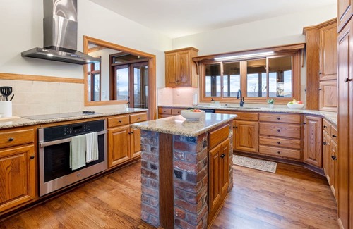 Port Royal House | Private Renovated Farmhouse w/Pool & Pond, Sleeps 14+