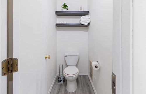 St. Cloud Apartment | Spacious 3-bedroom apartment with WiFi, AC in wonderful St. Cloud