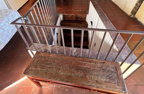 Pieve a Presciano Apartment | Penthouse with large windows and frescoes in hamlet with pool use