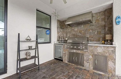 Naples House | Lovely Naples 3-bedroom home with heated salt water pool, 15 minutes to beaches